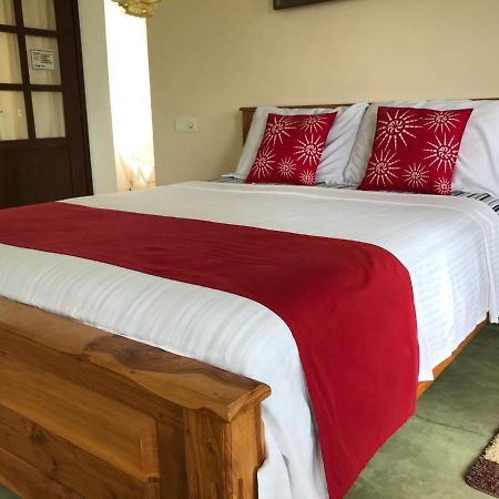 Mount Haven Hotel Канди Екстериор снимка